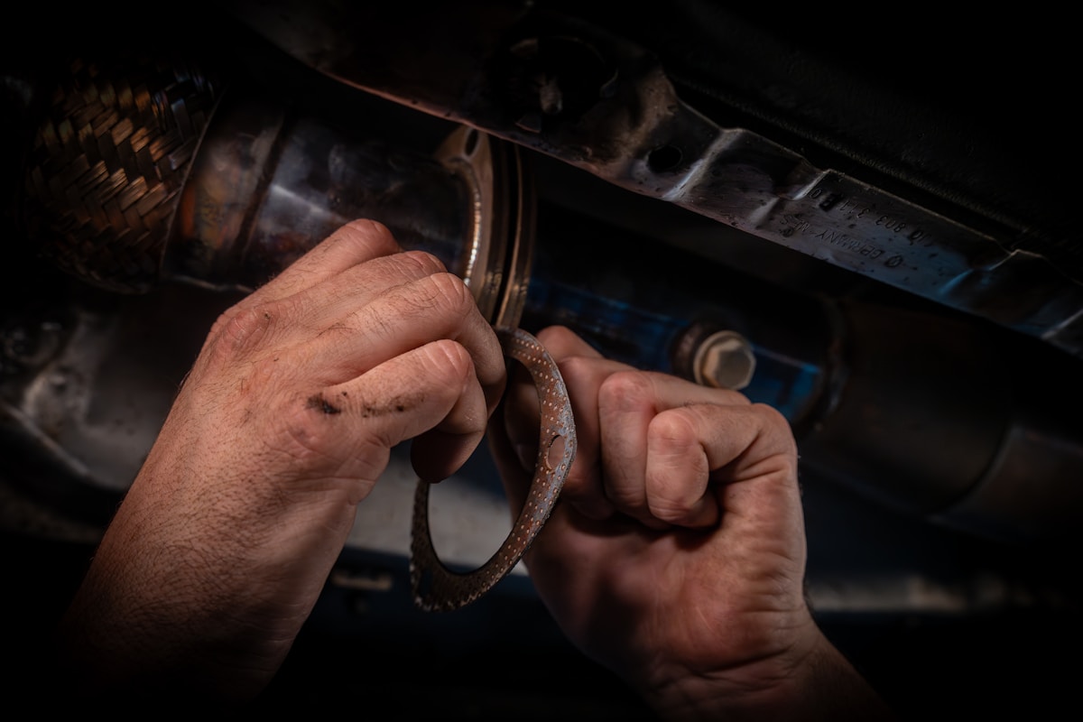 servicing workshop image